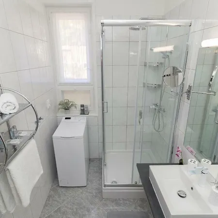 Deluxe Navis Apartament *